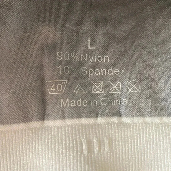 🆕Women Seamless Padded Strappy Sports Bra White L🆕 - Picture 4 of 4